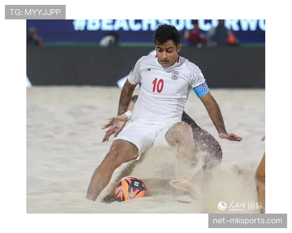 沙滩足球规则中为何允许手抛球直接射门？